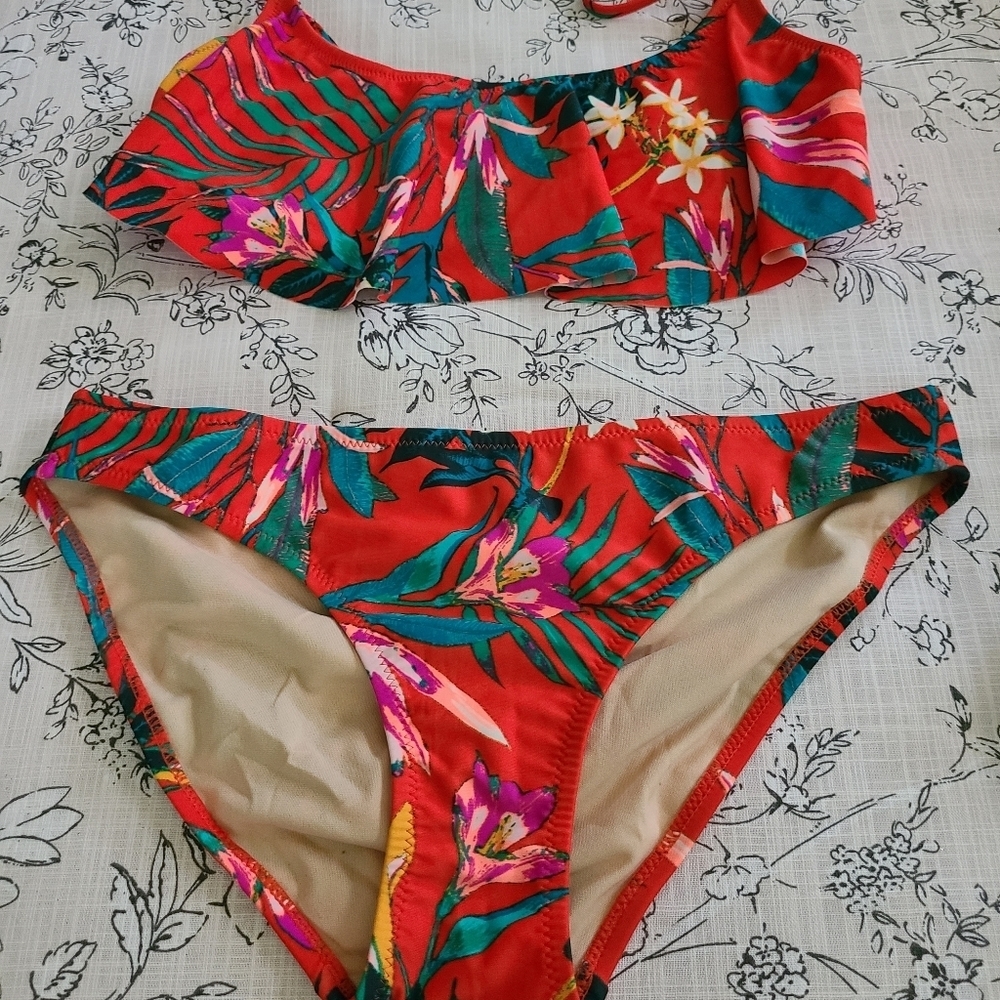 HOST 🔥🔥🔥PICK Swinsuit old navy never worn sz med - Picture 2 of 4